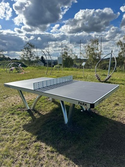 Neue Outdoor-Tischtennisplatte im Ortsteil Hausen v.d.H.